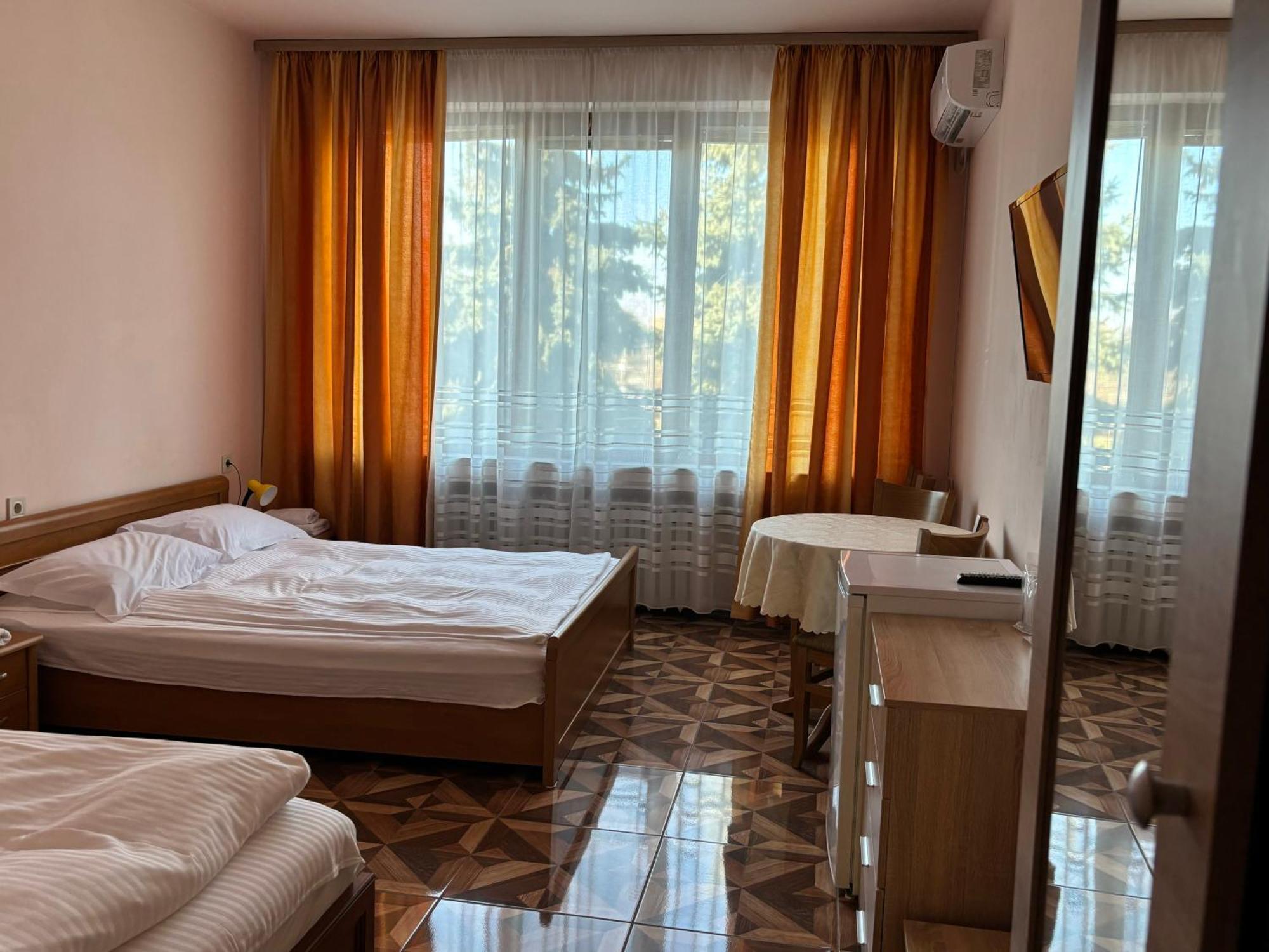 Apart Hotel Central Razgrad Kültér fotó